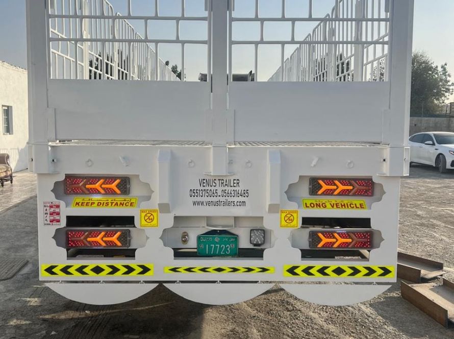 Trailer export Dubai showcasing heavy-duty trailers ready for international shipping.