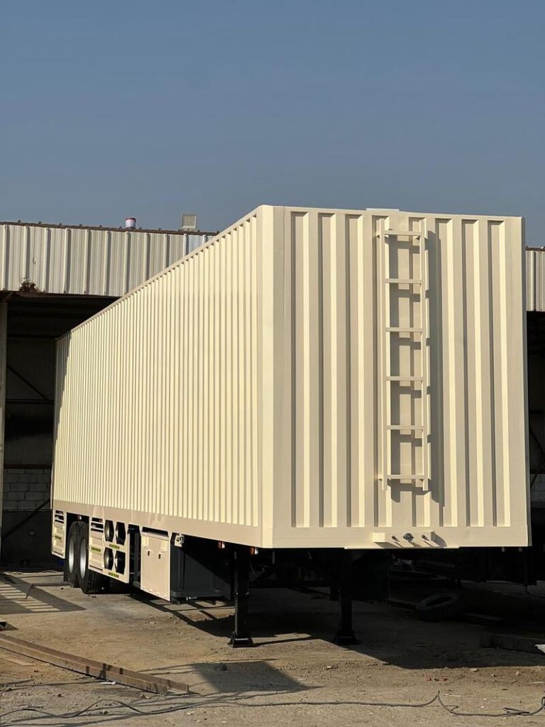 Trailers for transporting goods in UAE ports like Jebel Ali