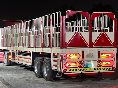 Custom trailers manufacturing in Dubai for logistics and heavy cargo